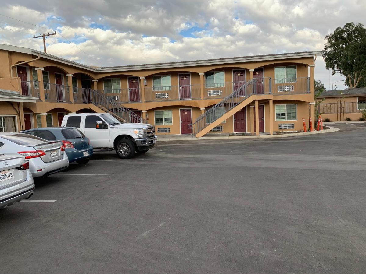 Desert Inn Motel Корона Екстер'єр фото