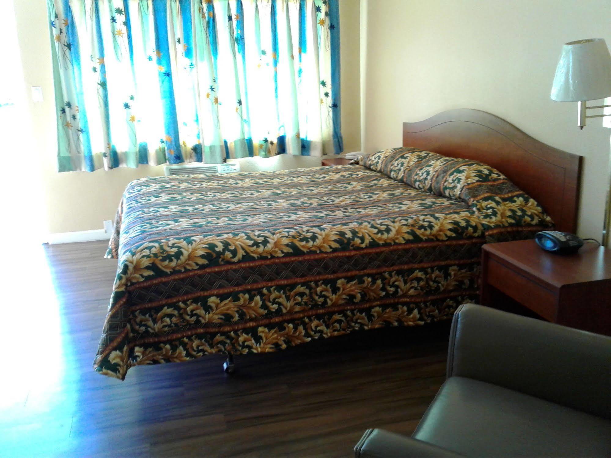 Desert Inn Motel Корона Екстер'єр фото